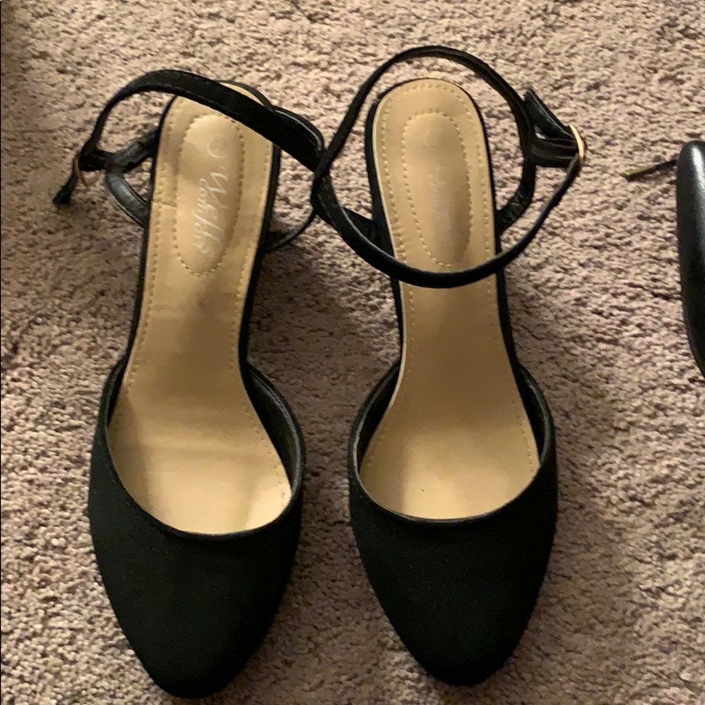 Black business casual shoes! wore them once